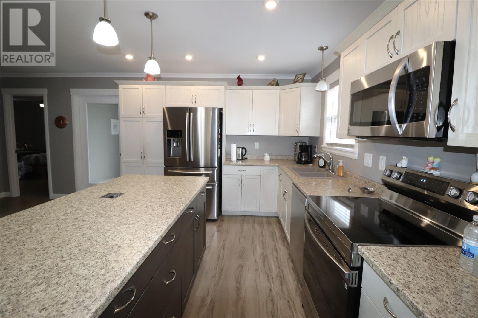 36 Grace Avenue - 13