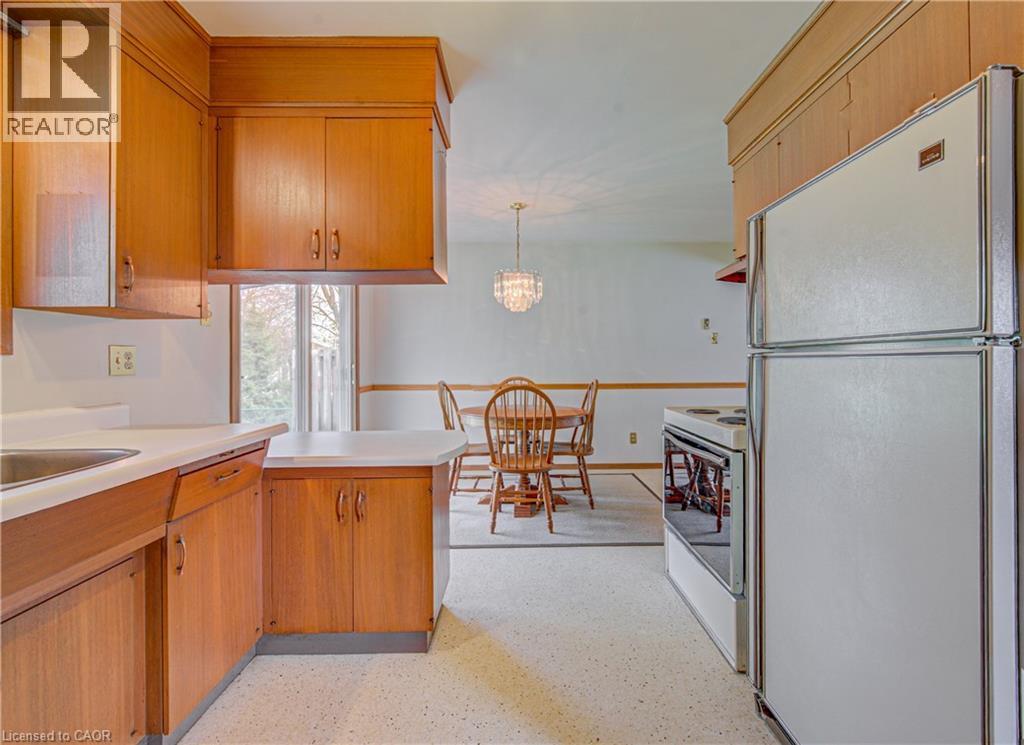 16 CENTENNIAL Crescent - 10