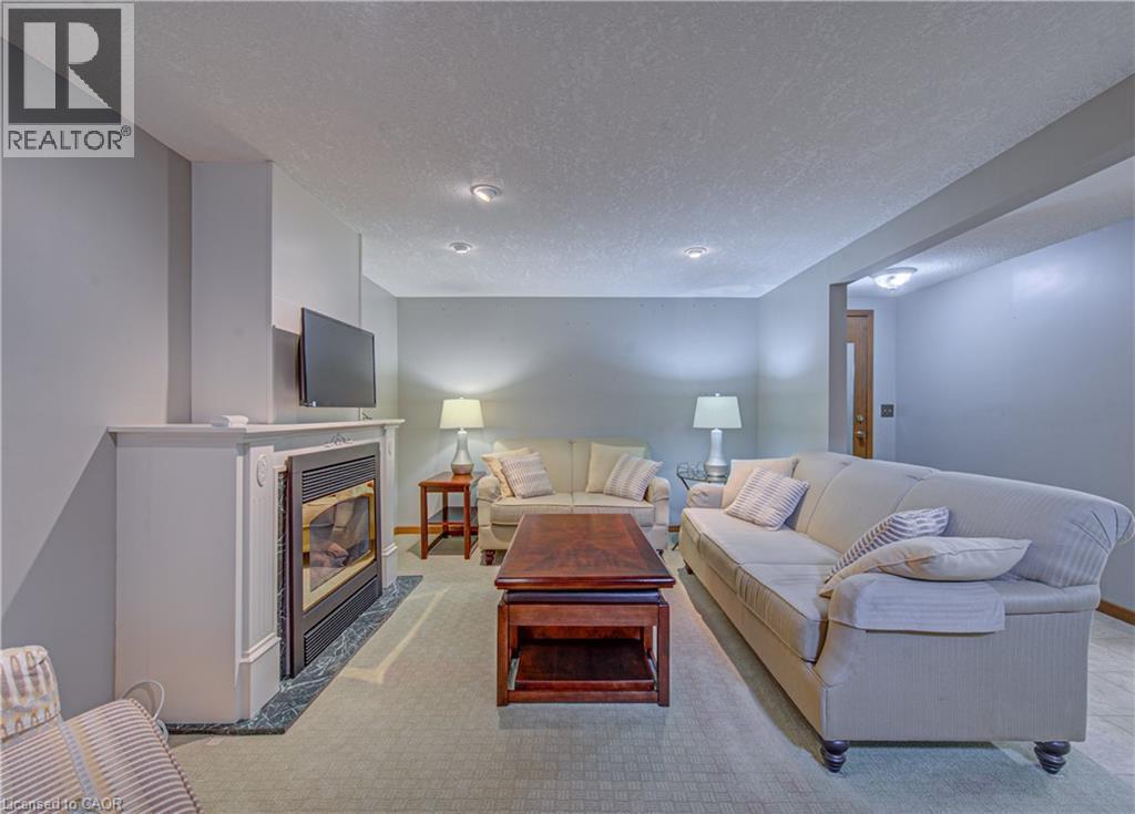 16 CENTENNIAL Crescent - 23