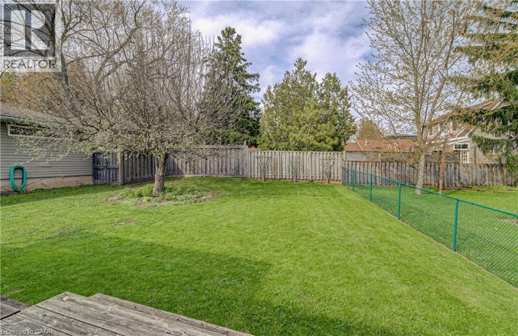 16 CENTENNIAL Crescent, New Hamburg, Ontario, N3A1K9 — Photo 33