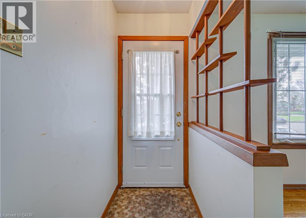 16 CENTENNIAL Crescent, New Hamburg, Ontario, N3A1K9 — Photo 10