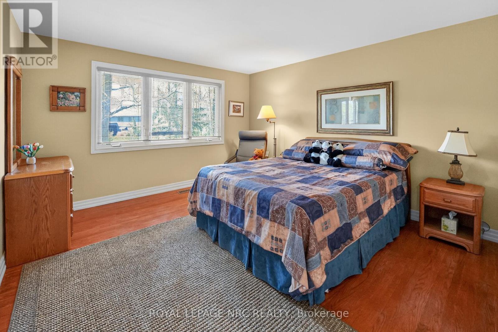10 BRIARFIELD CRESCENT - 31