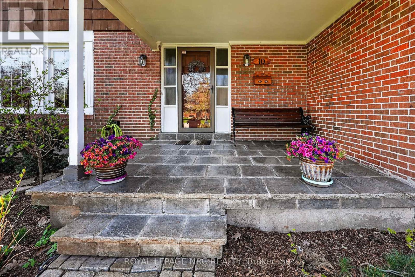 10 BRIARFIELD CRESCENT - 4