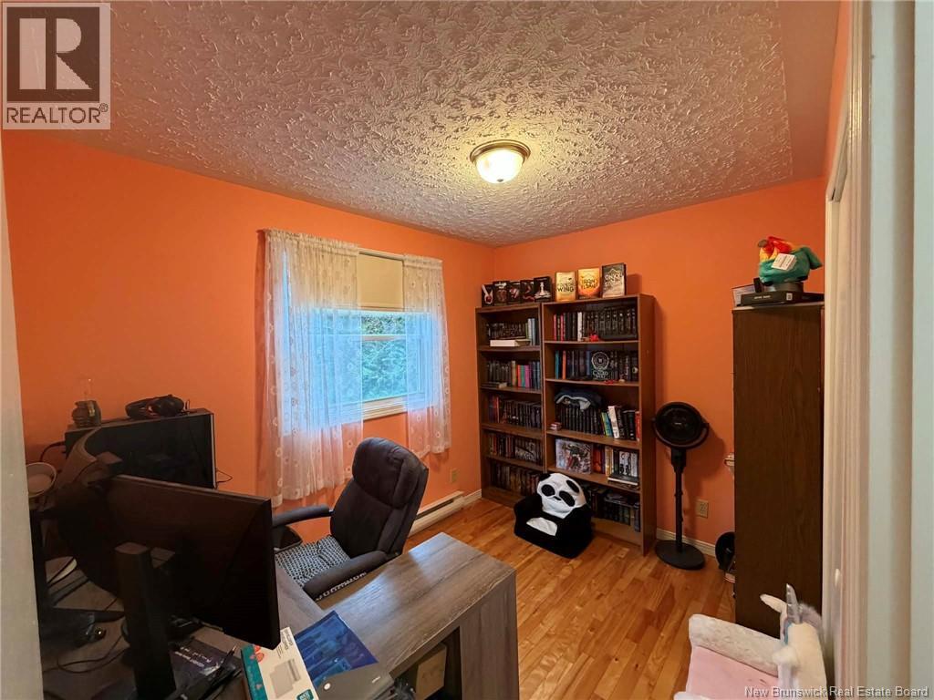 23 Barker Street - 12