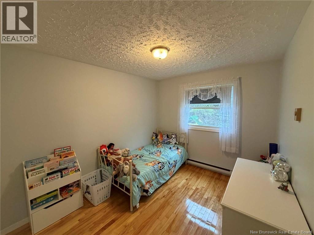 23 Barker Street - 14