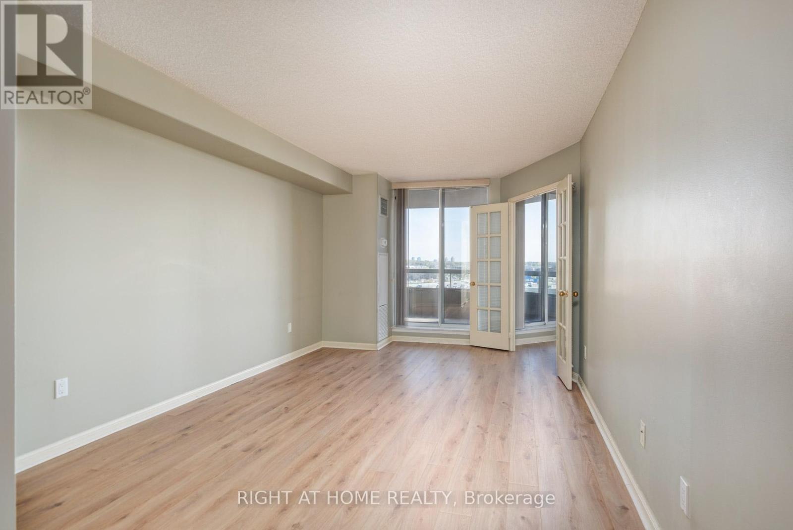 #1116 610 BULLOCK DRIVE - 22