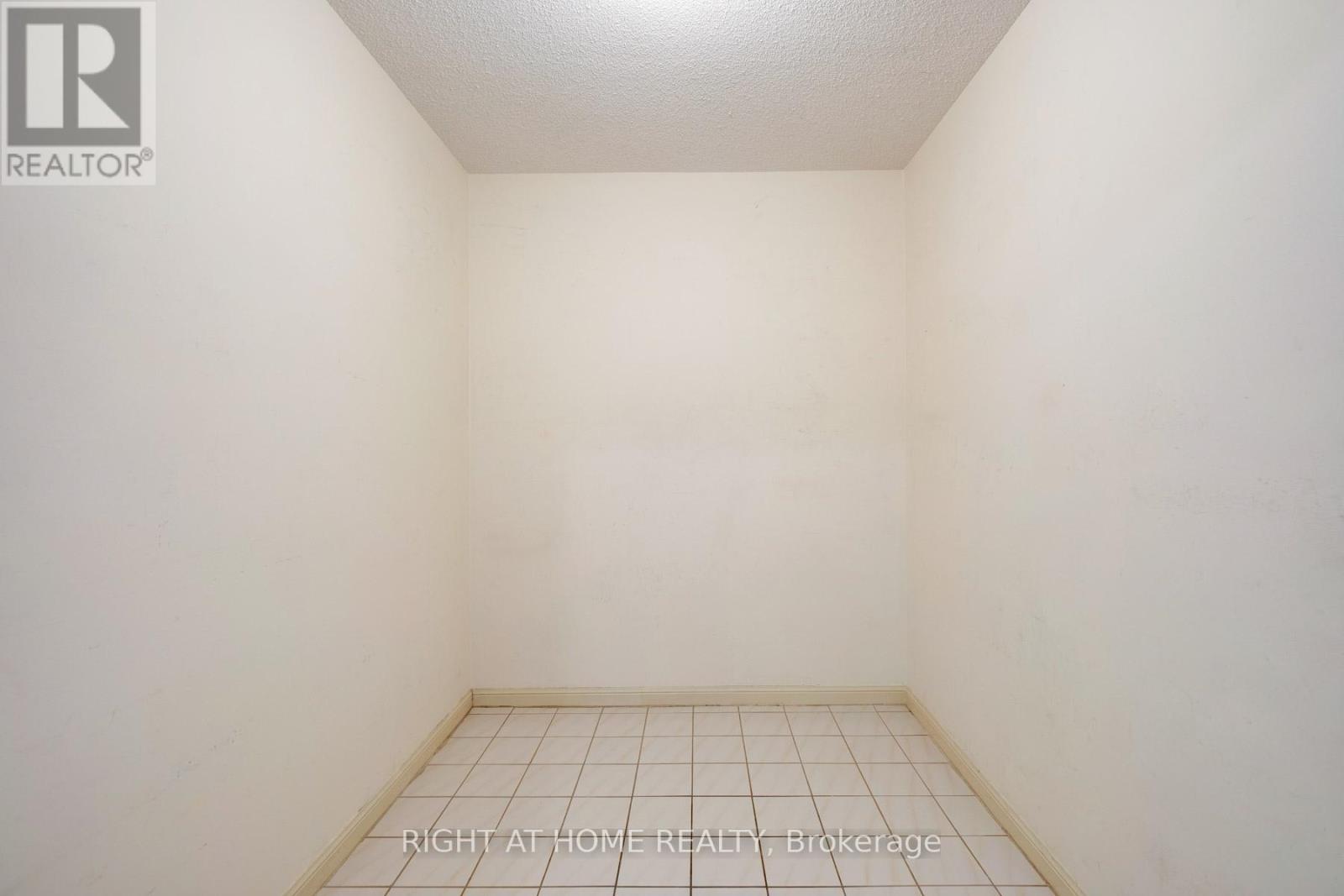 #1116 610 BULLOCK DRIVE - 27