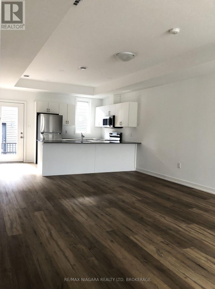 #122 781 CLARE AVENUE - 2