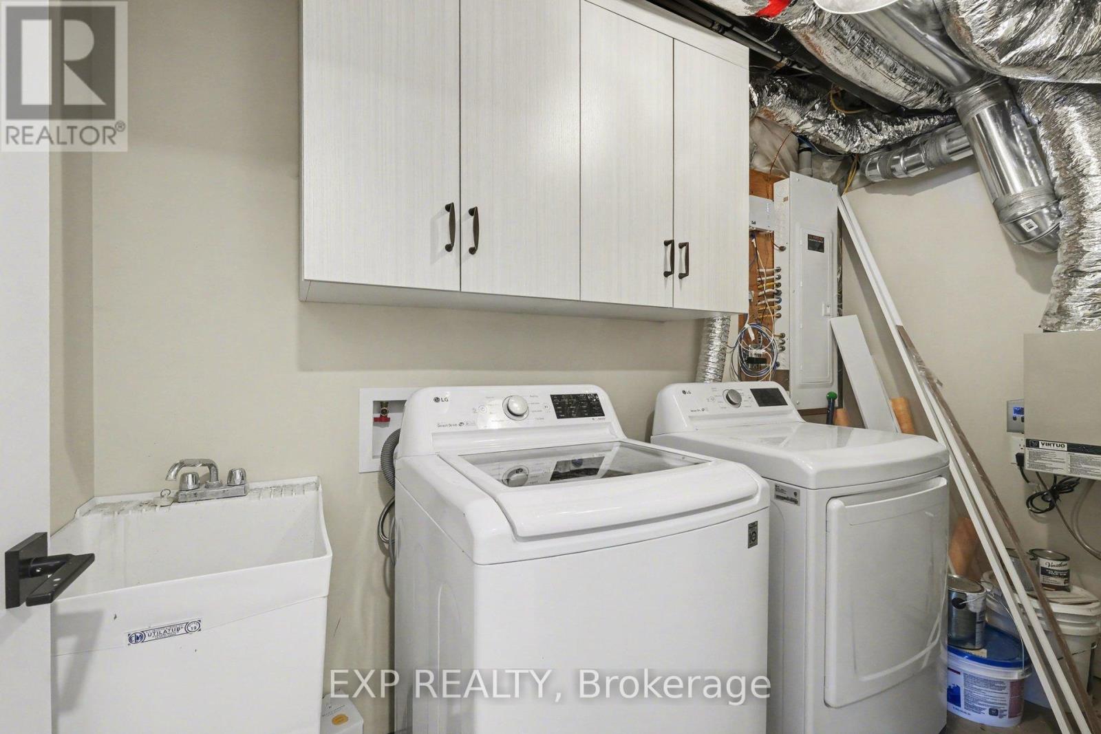 20 CRESTVIEW DRIVE - 32