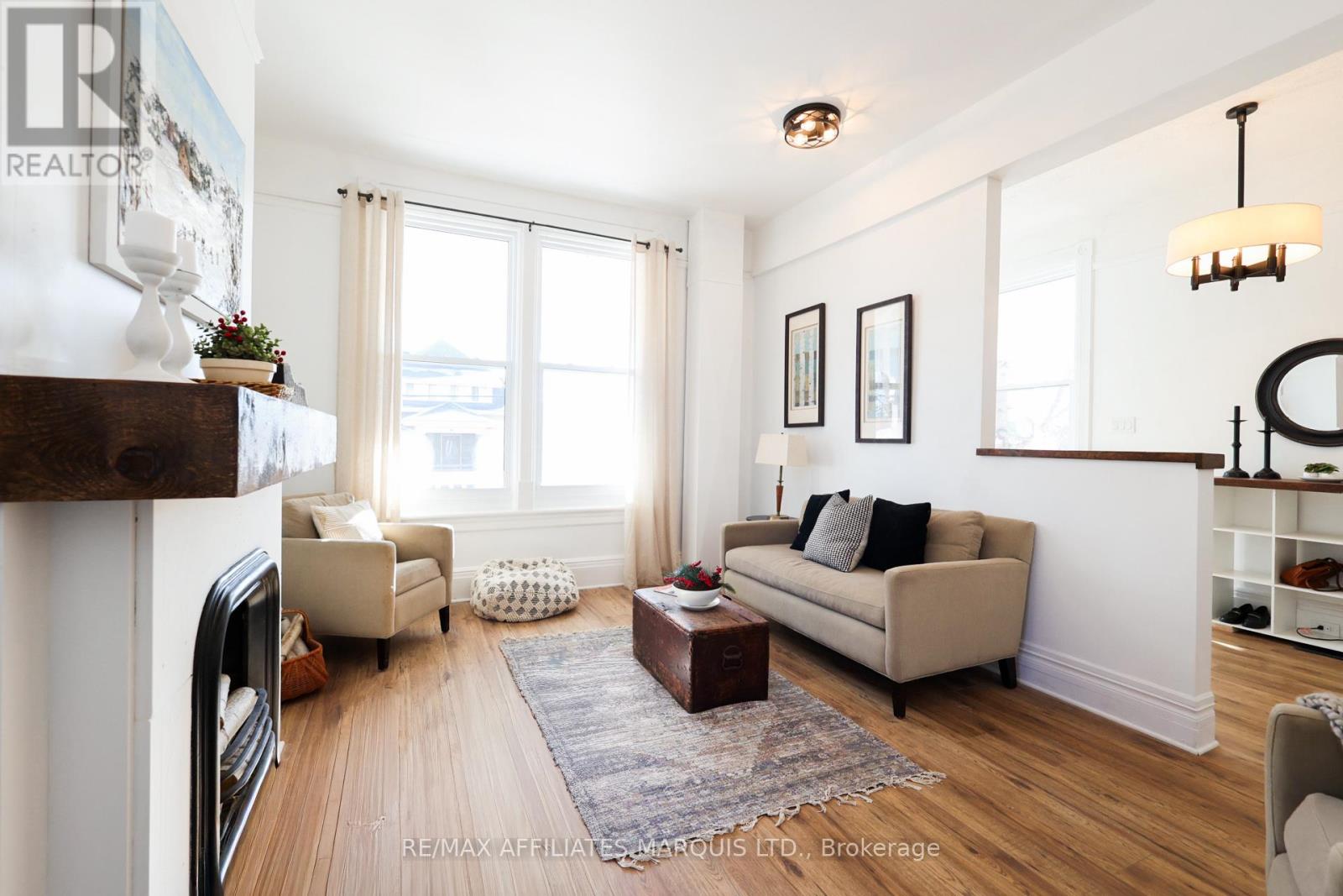 11 ELGIN STREET E - 15