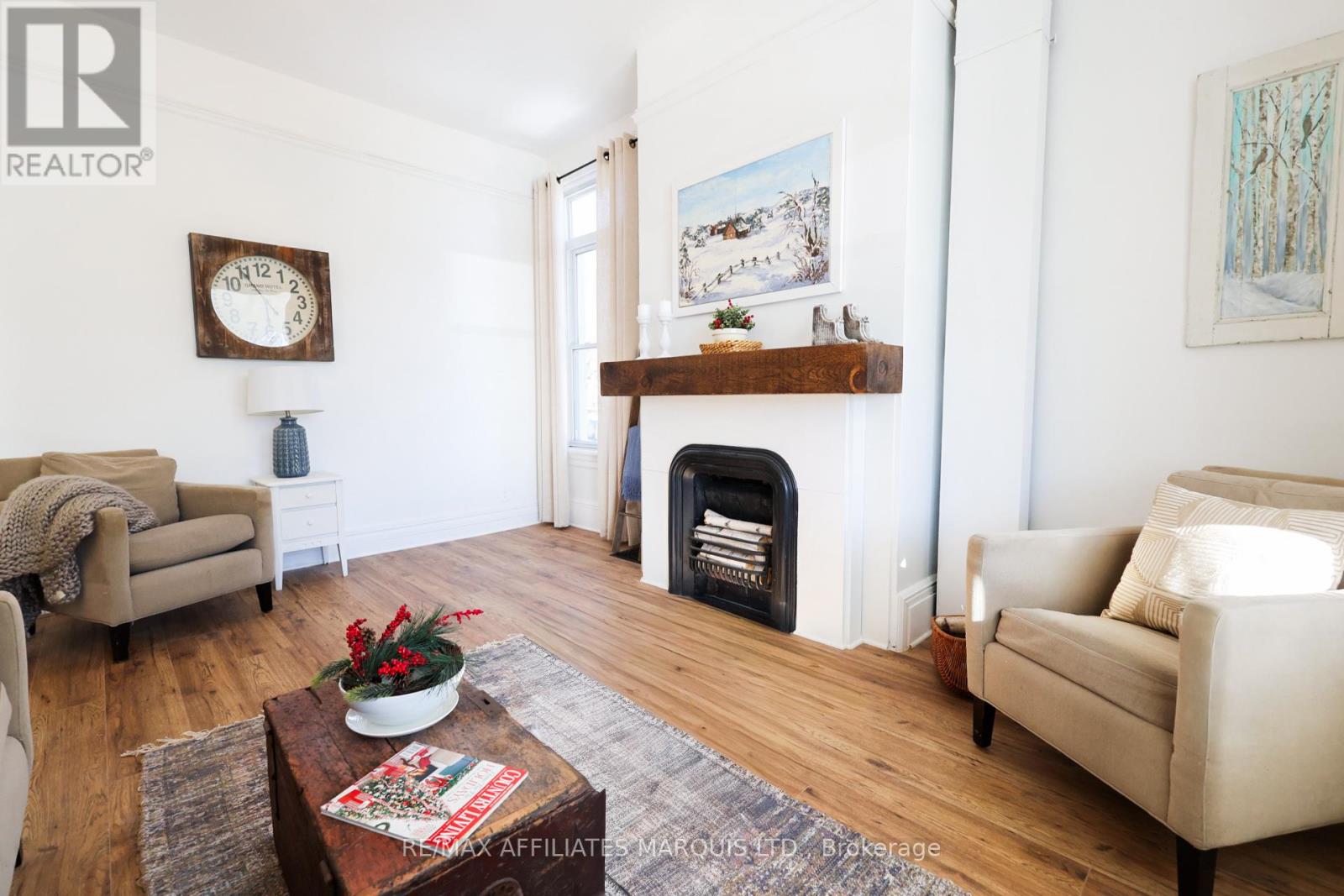 11 ELGIN STREET E - 13