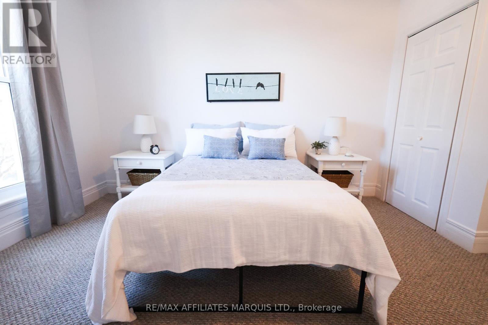11 ELGIN STREET E - 27