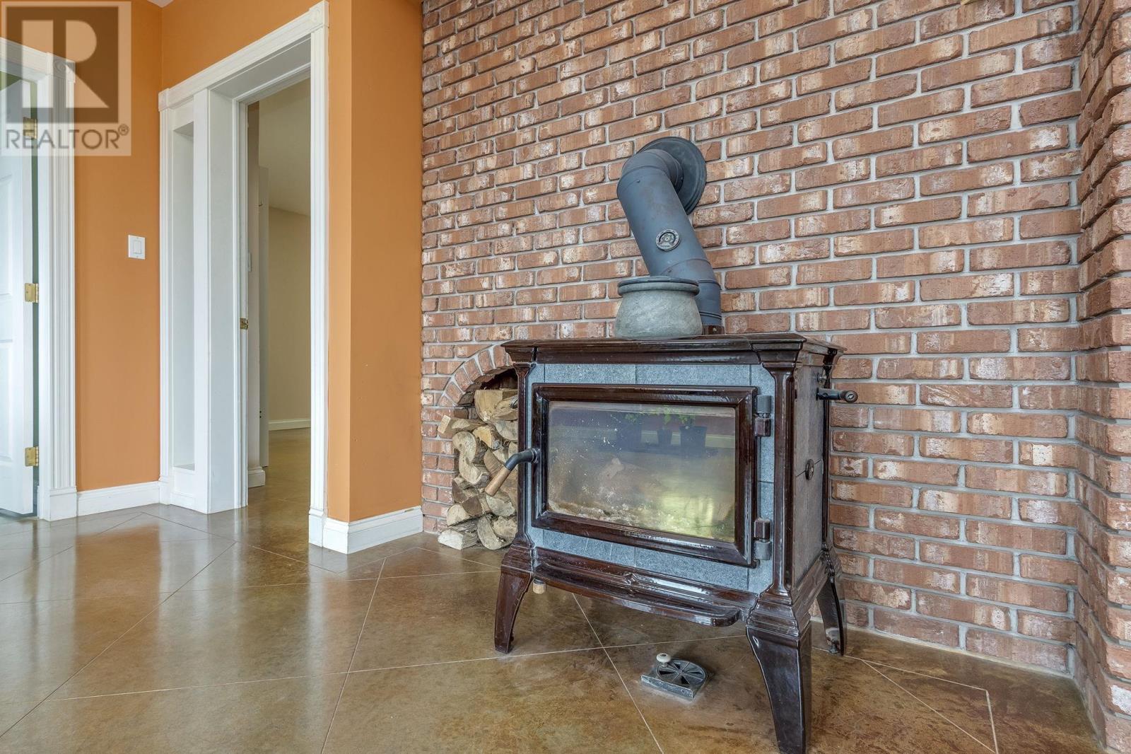 1460 Brow of Mountain Road - 13