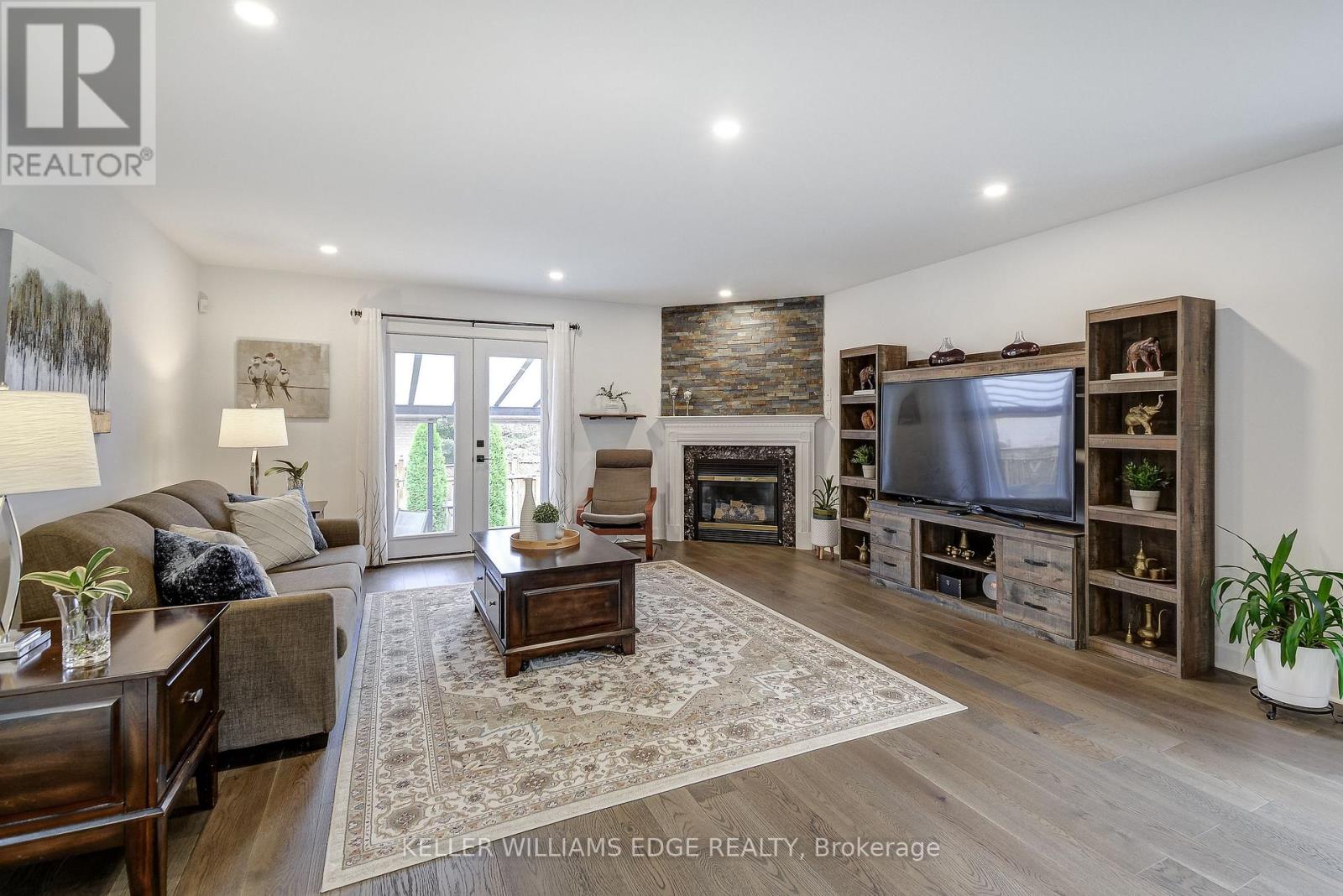 29 WILTSHIRE PLACE - 12