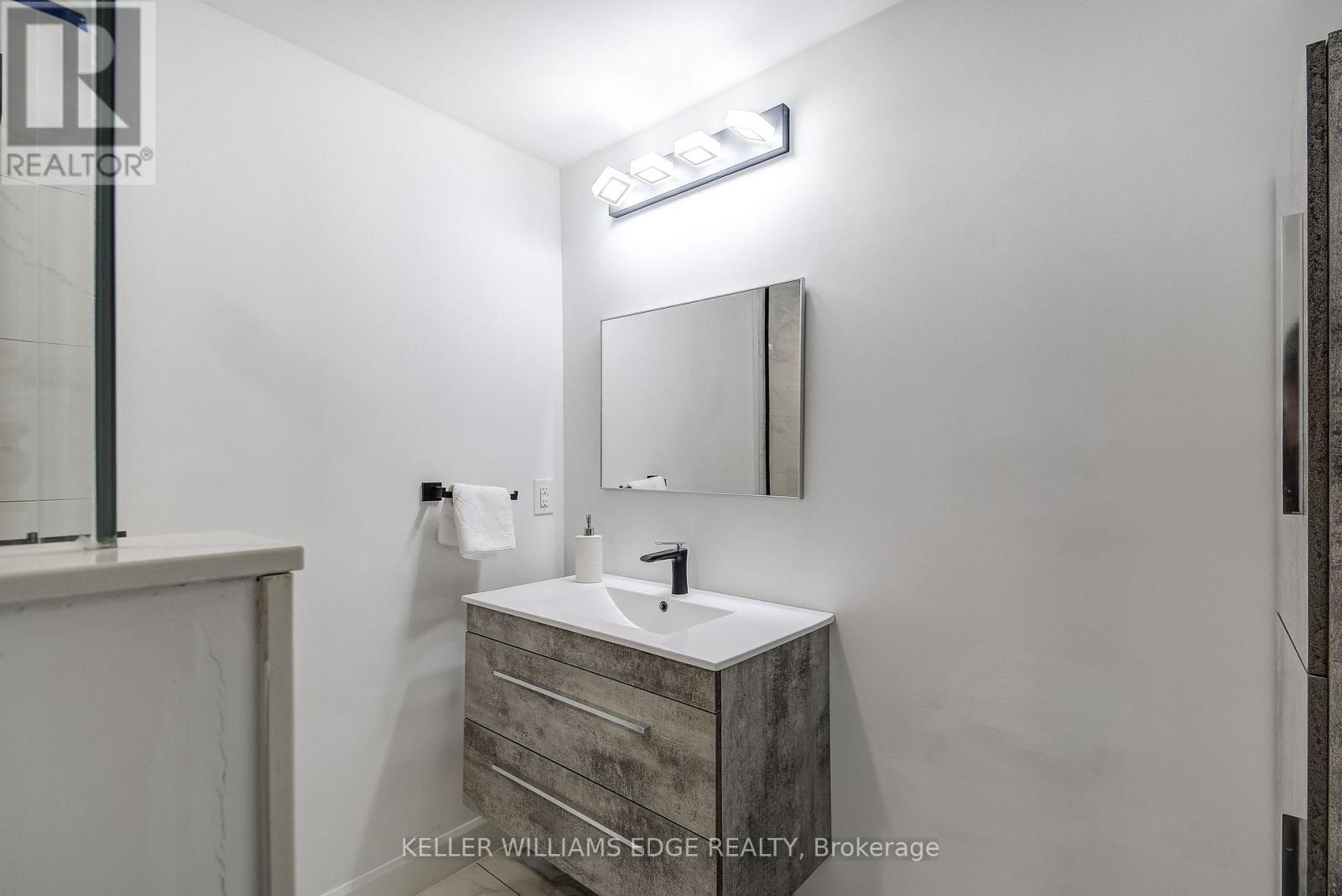 29 WILTSHIRE PLACE - 36