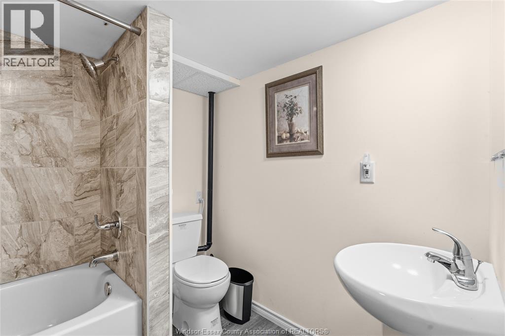 3406 TURNER, Windsor, Ontario, N8W3M5 — Photo 4
