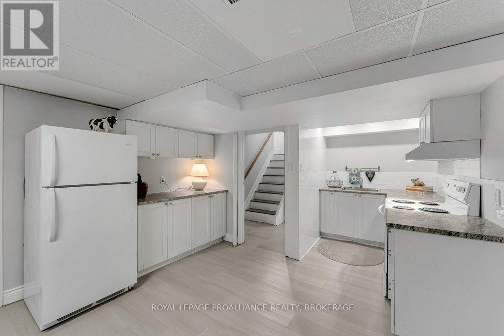 302 ARROWHEAD PLACE - 30