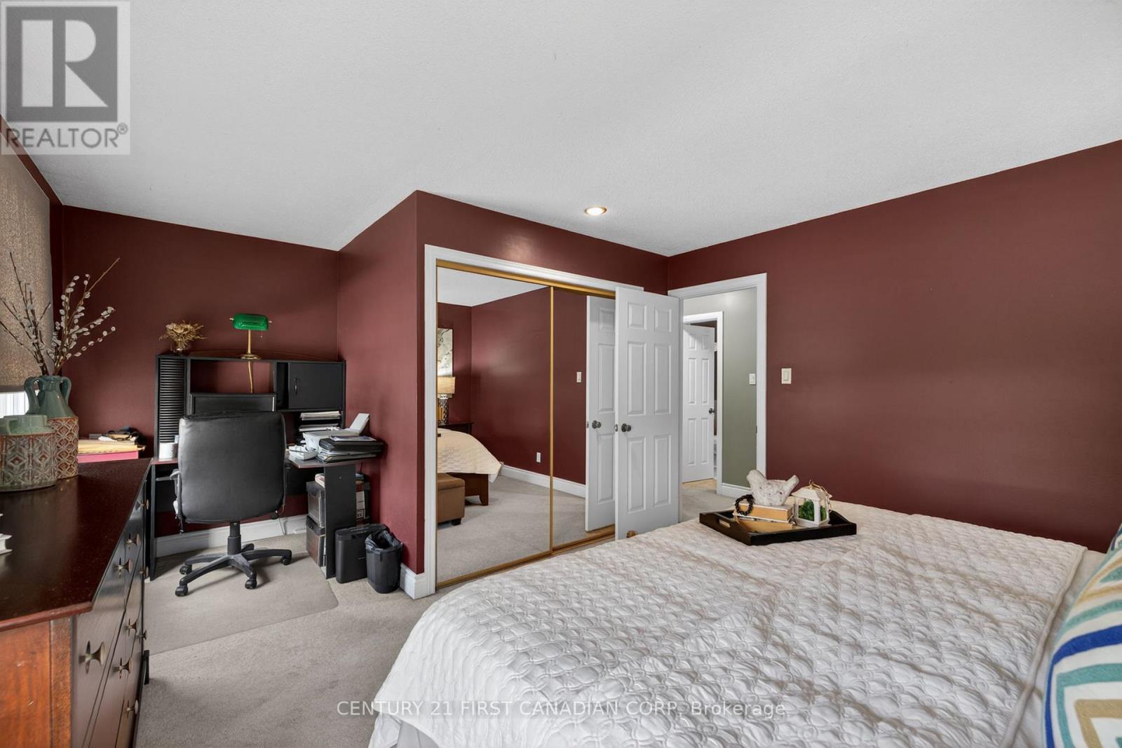 1093 VISCOUNT ROAD - 25