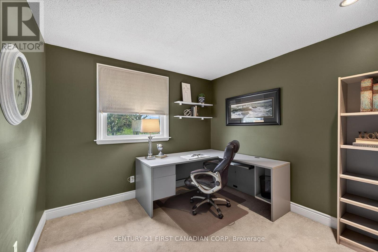1093 VISCOUNT ROAD - 28