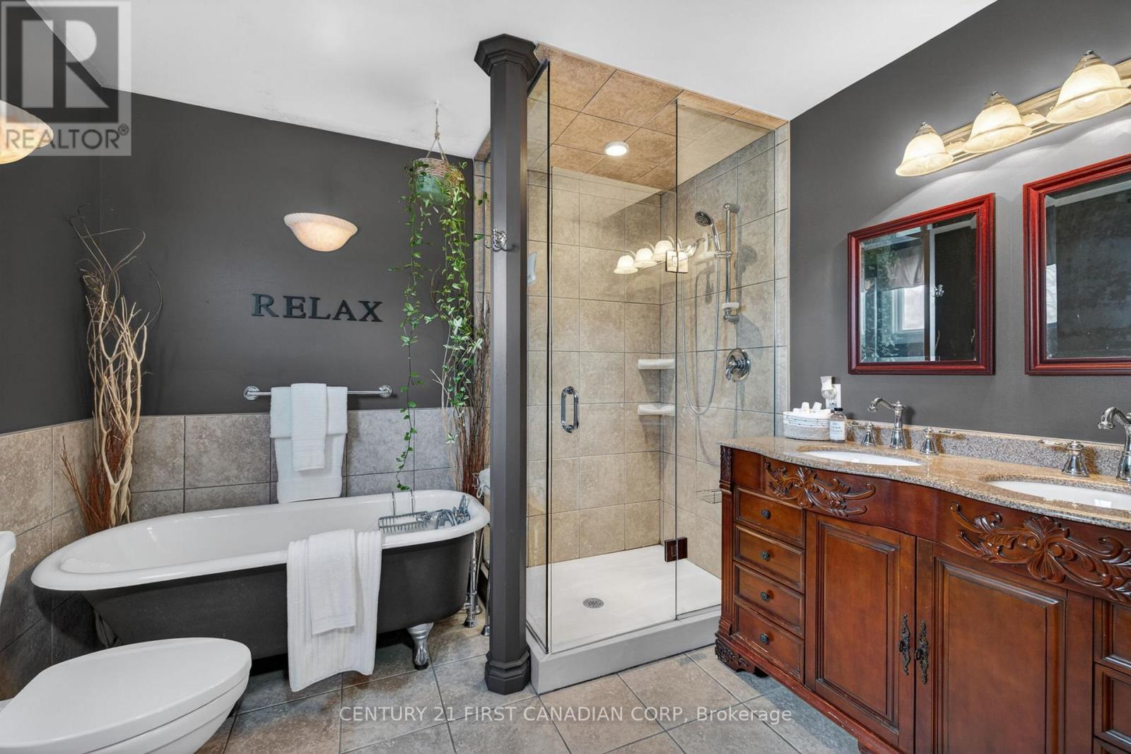 1093 VISCOUNT ROAD - 31