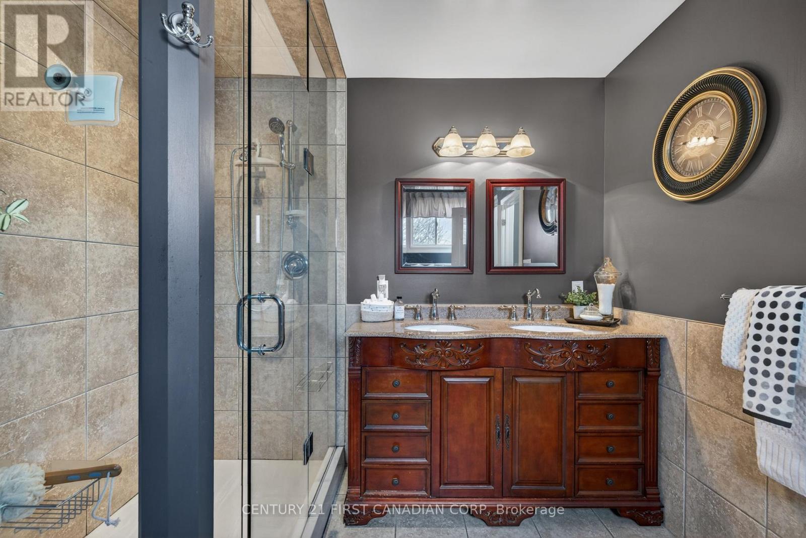 1093 VISCOUNT ROAD - 32