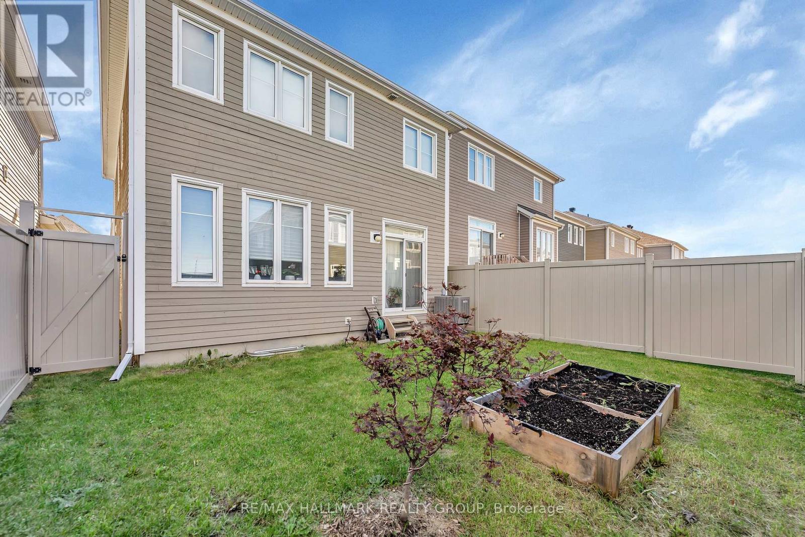 96 CANTLE CRESCENT - 18