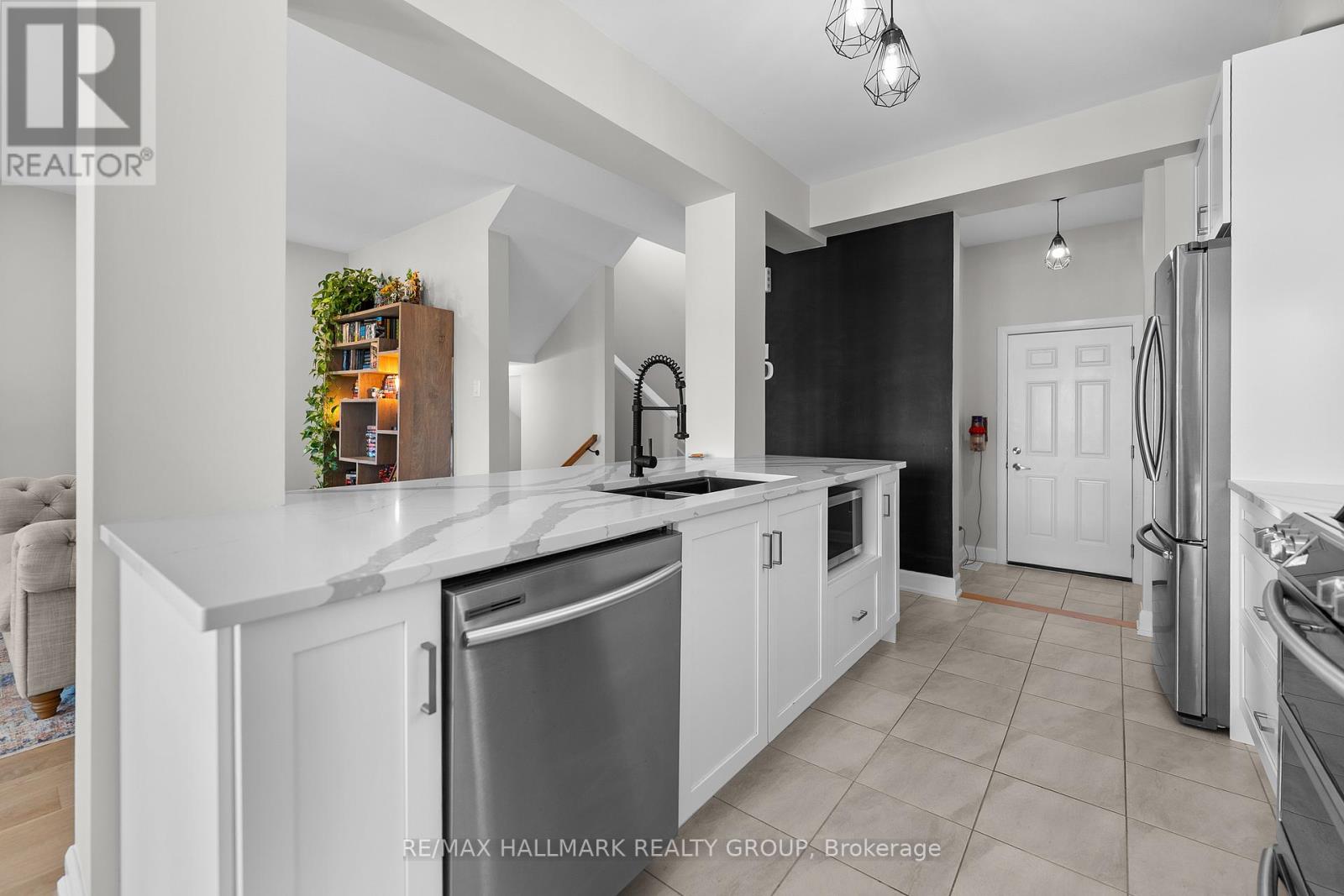 Upgraded Kitchen with Quartz Countertops