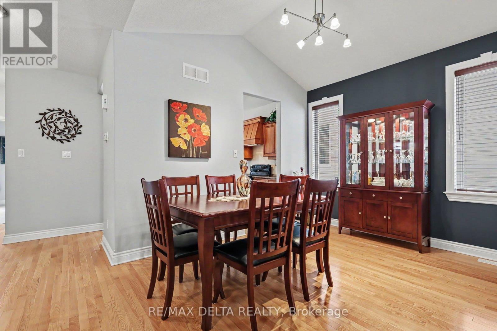 128 TOPAZE CRESCENT - 11