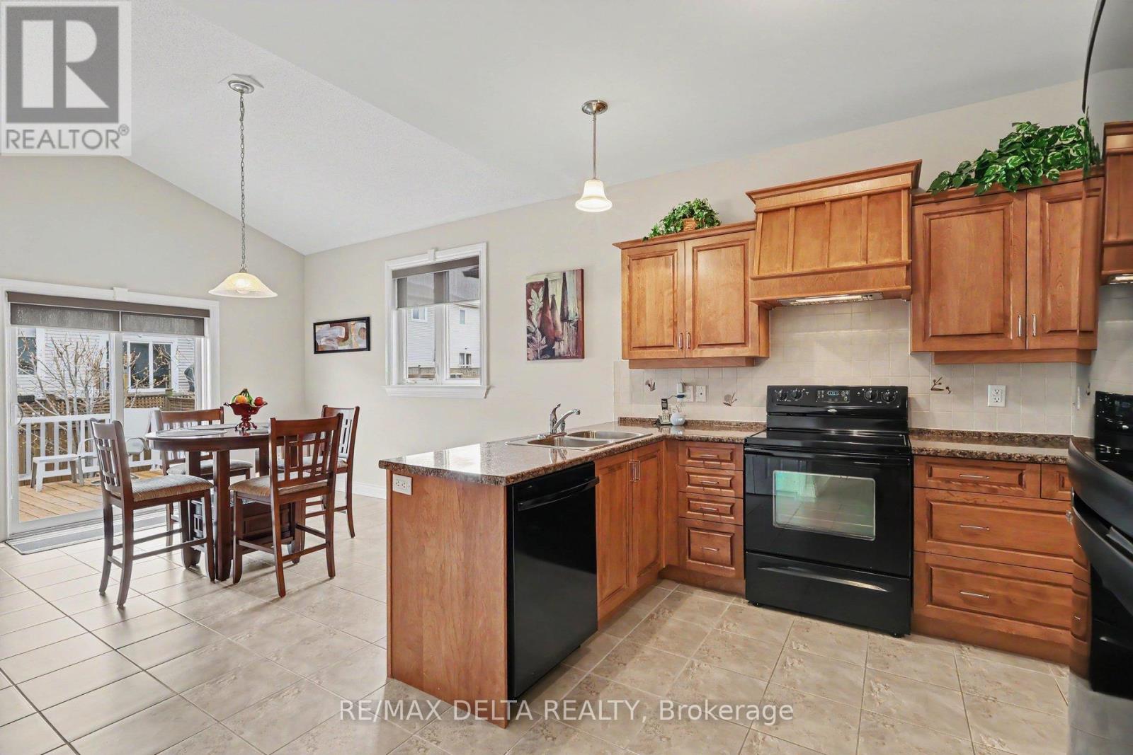 128 TOPAZE CRESCENT - 13