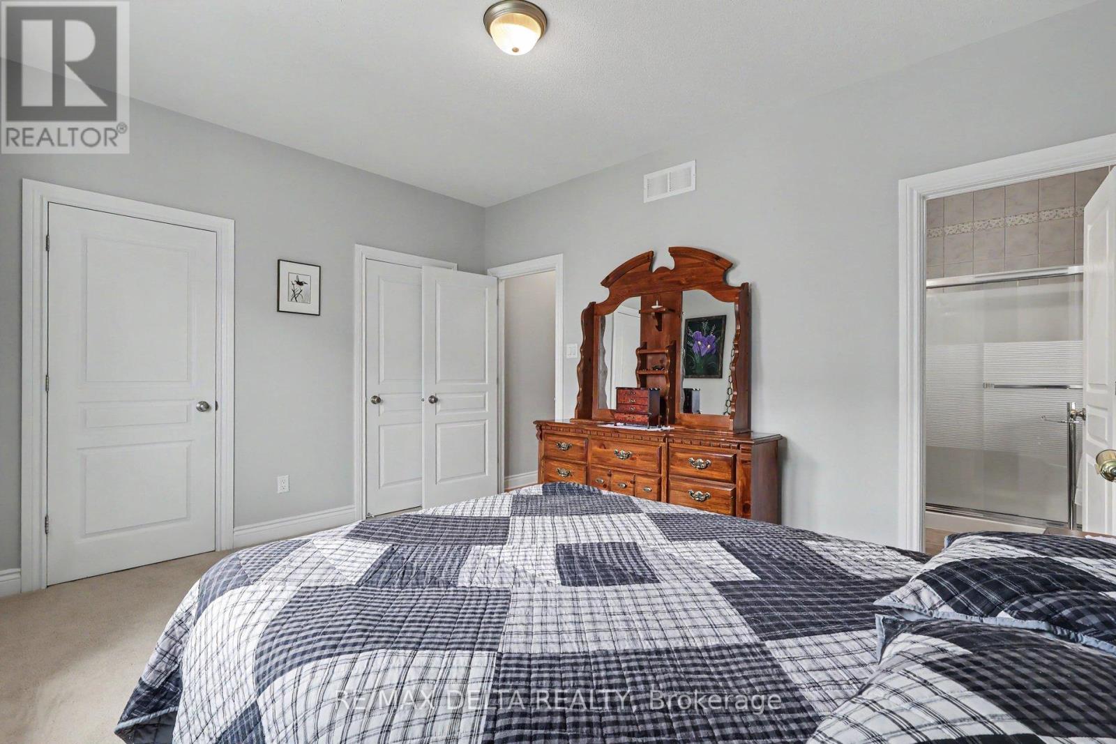 128 TOPAZE CRESCENT - 22