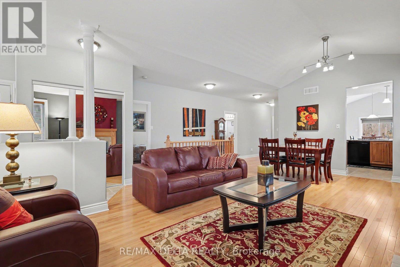 128 TOPAZE CRESCENT - 6