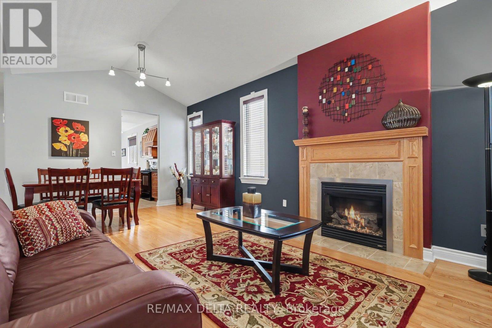 128 TOPAZE CRESCENT - 9