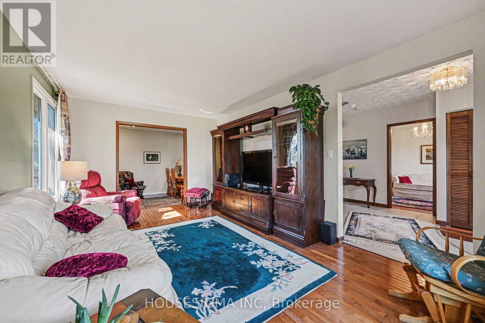 62 HURD STREET - 6