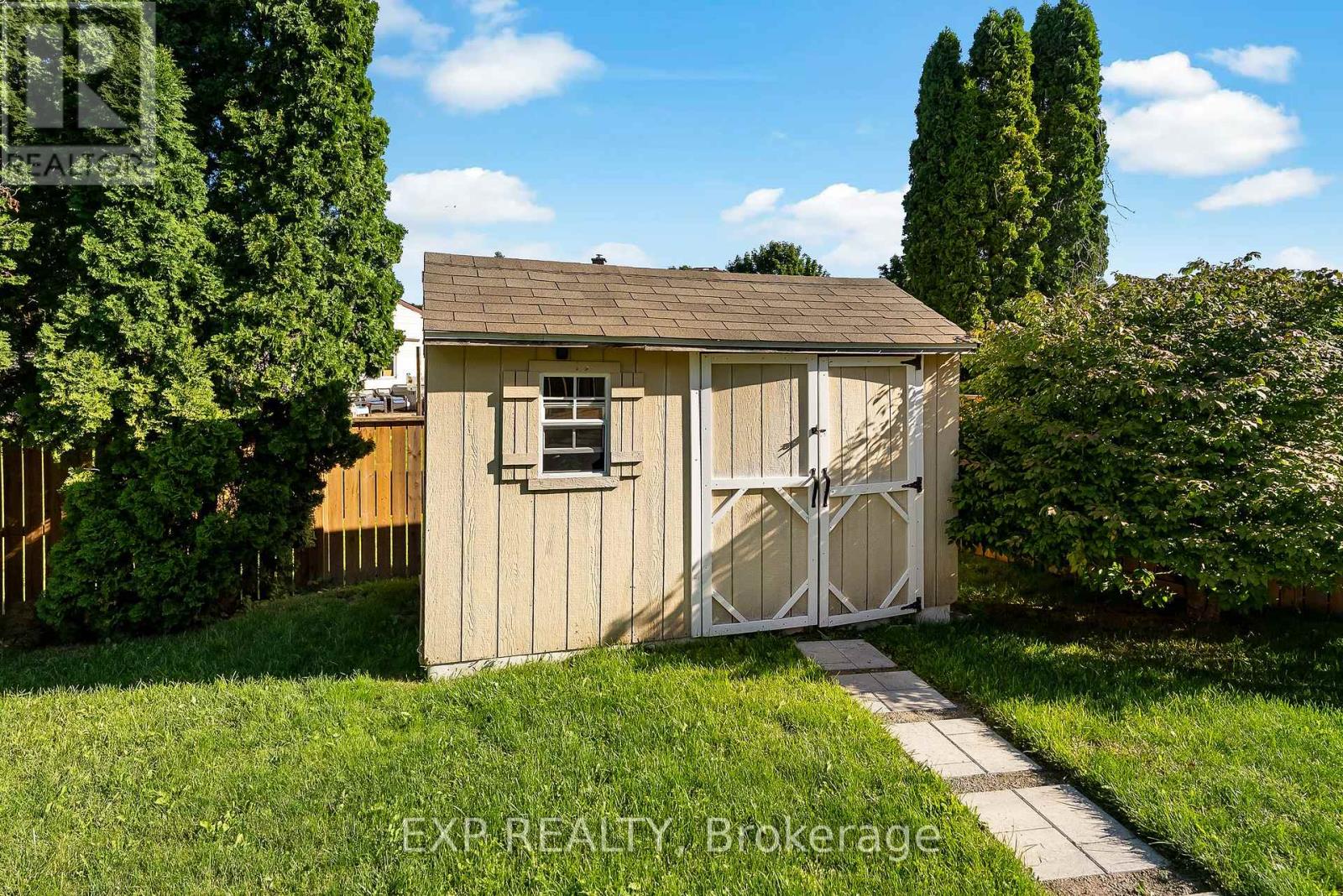 6447 KENDALE COURT - 39