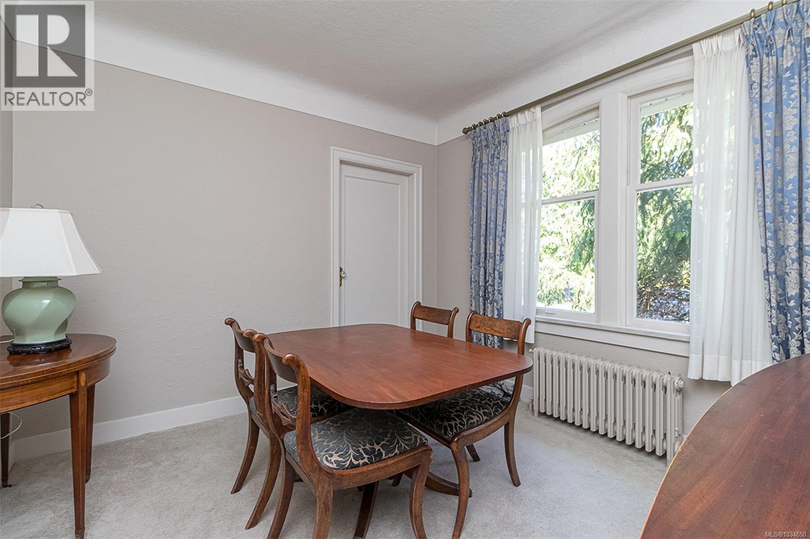  865 St. Patrick Street, Oak Bay