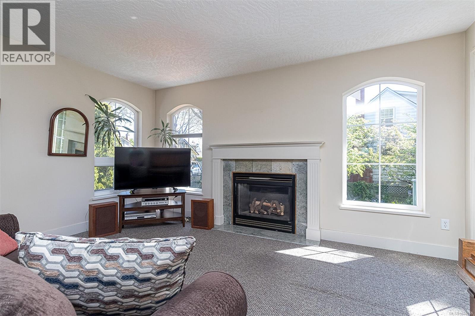  865 St. Patrick Street, Oak Bay