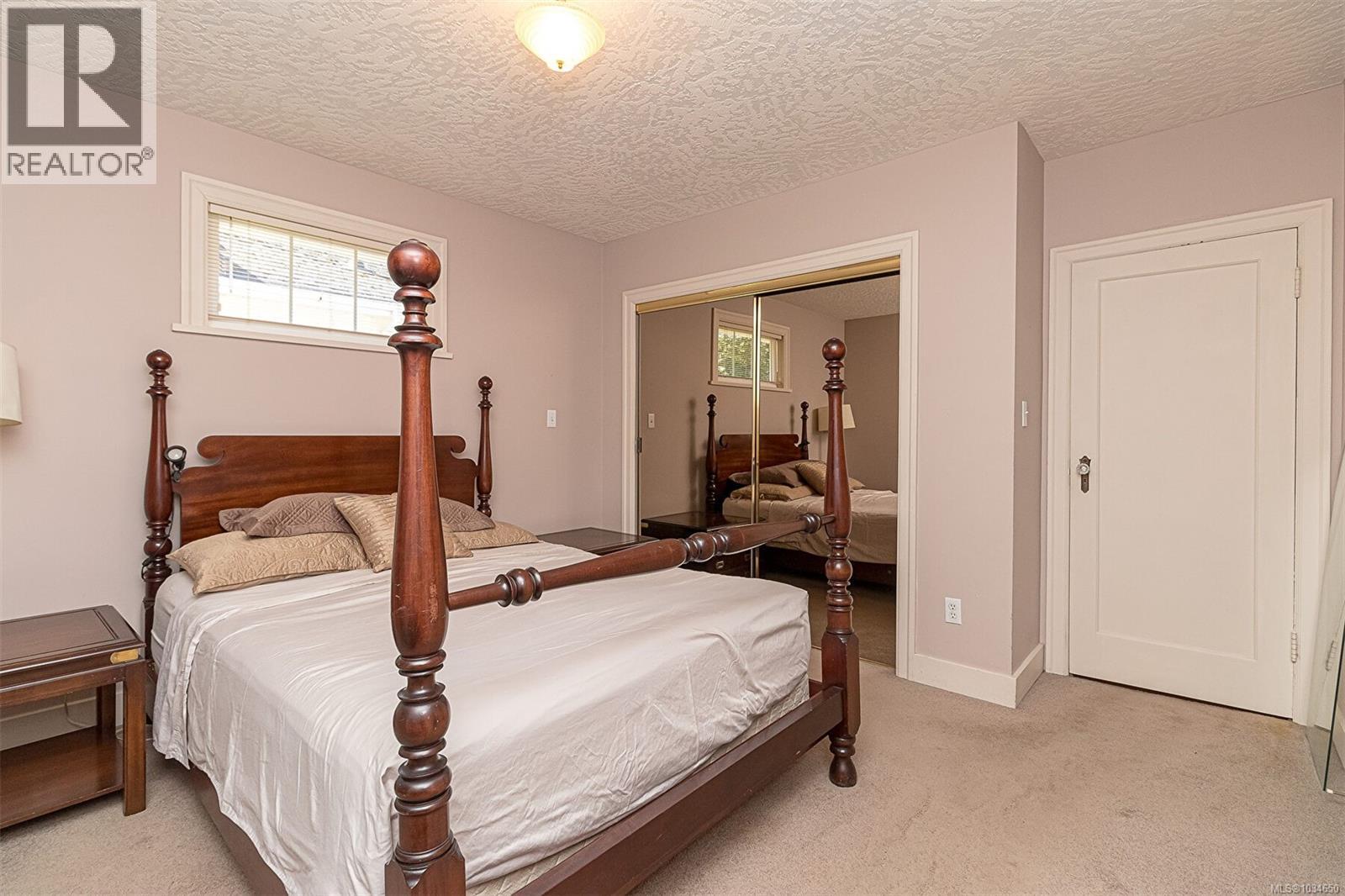  865 St. Patrick Street, Oak Bay