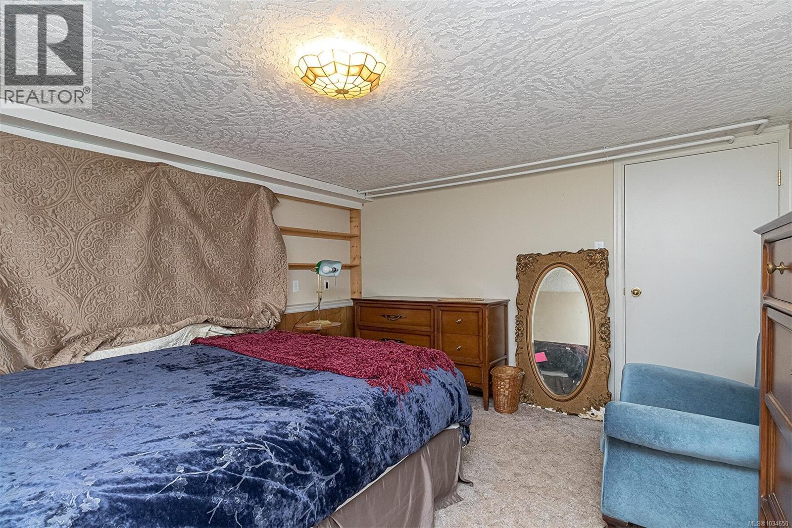  865 St. Patrick Street, Oak Bay