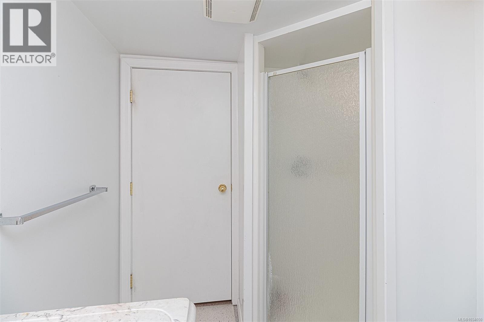  865 St. Patrick Street, Oak Bay