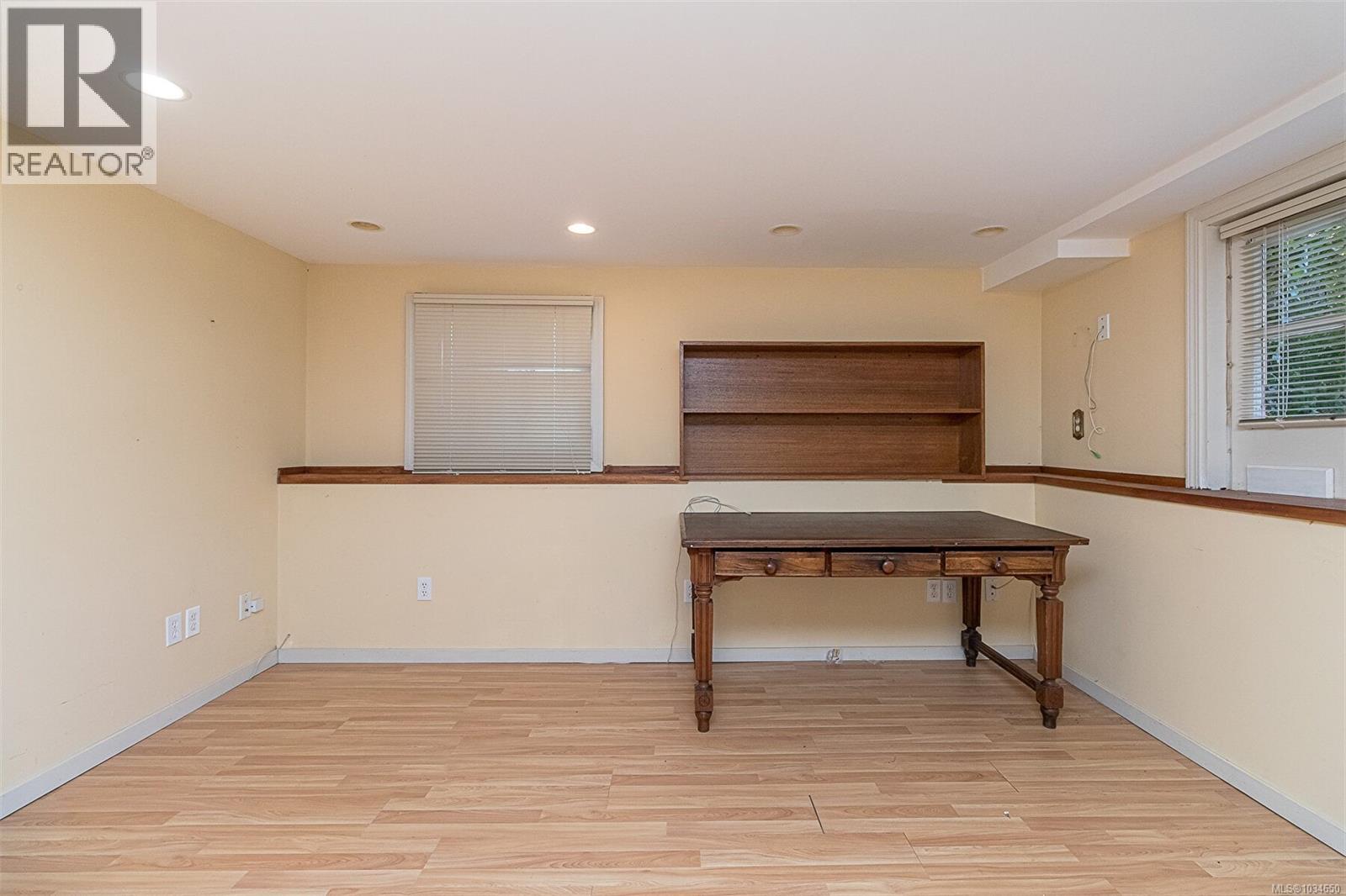  865 St. Patrick Street, Oak Bay