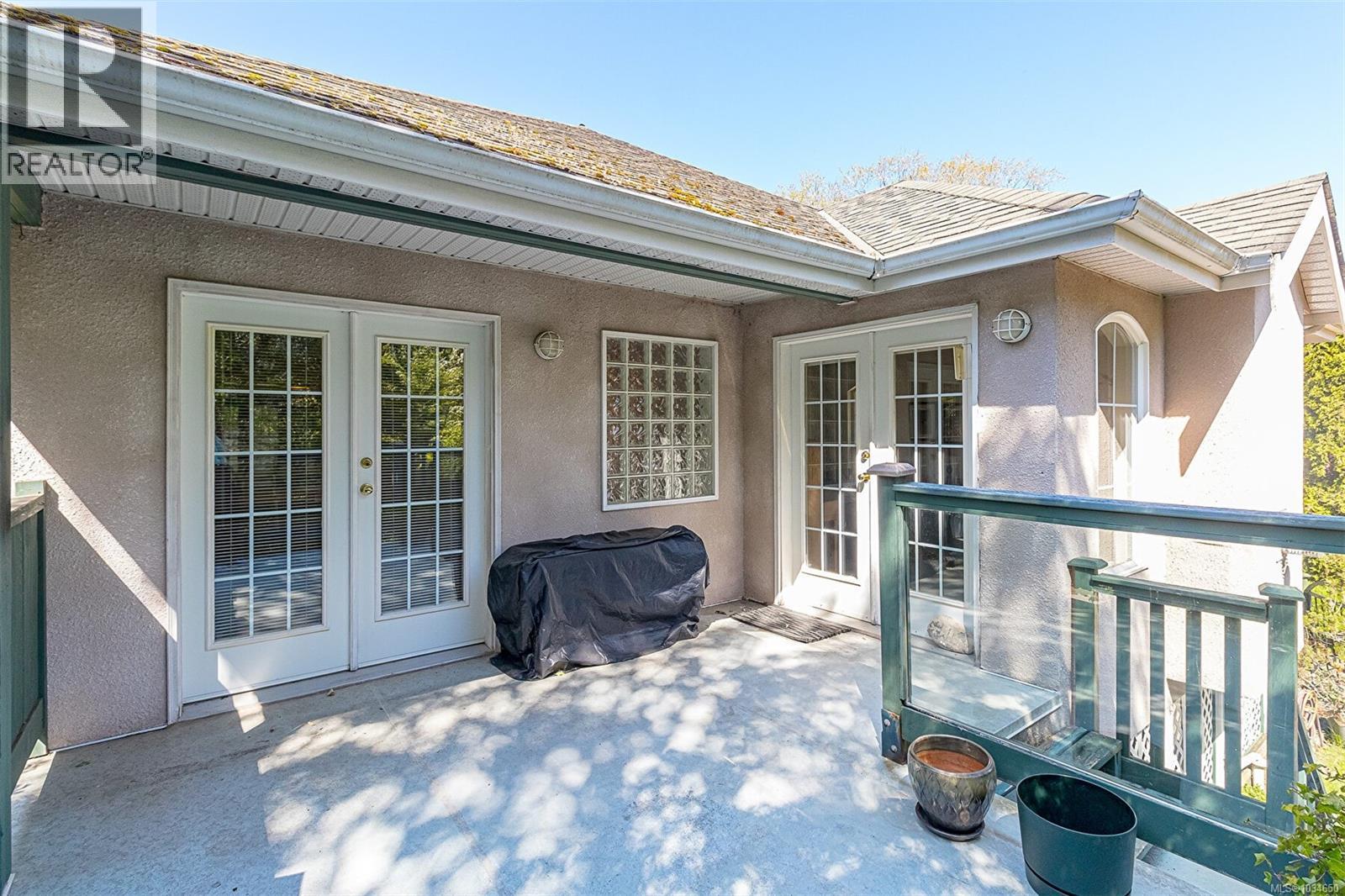  865 St. Patrick Street, Oak Bay