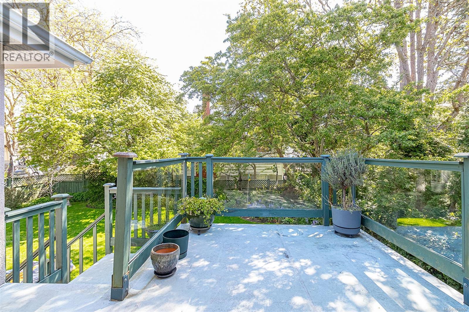  865 St. Patrick Street, Oak Bay