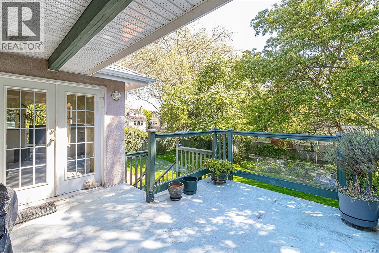  865 St. Patrick Street, Oak Bay
