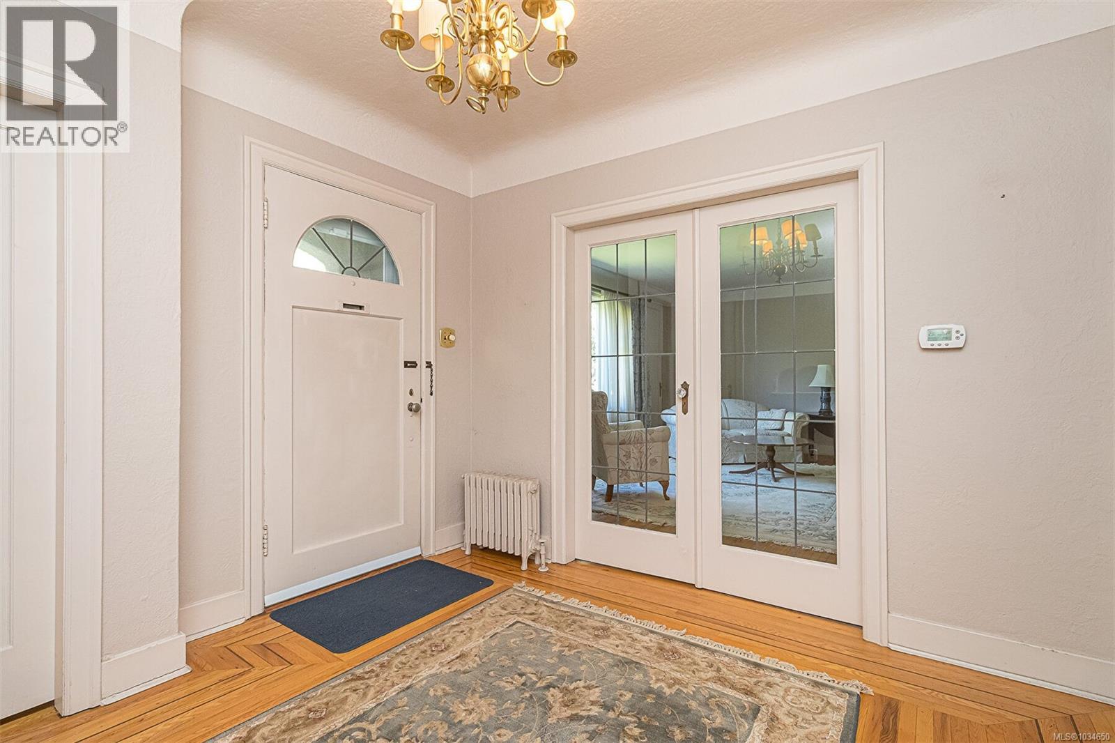  865 St. Patrick Street, Oak Bay