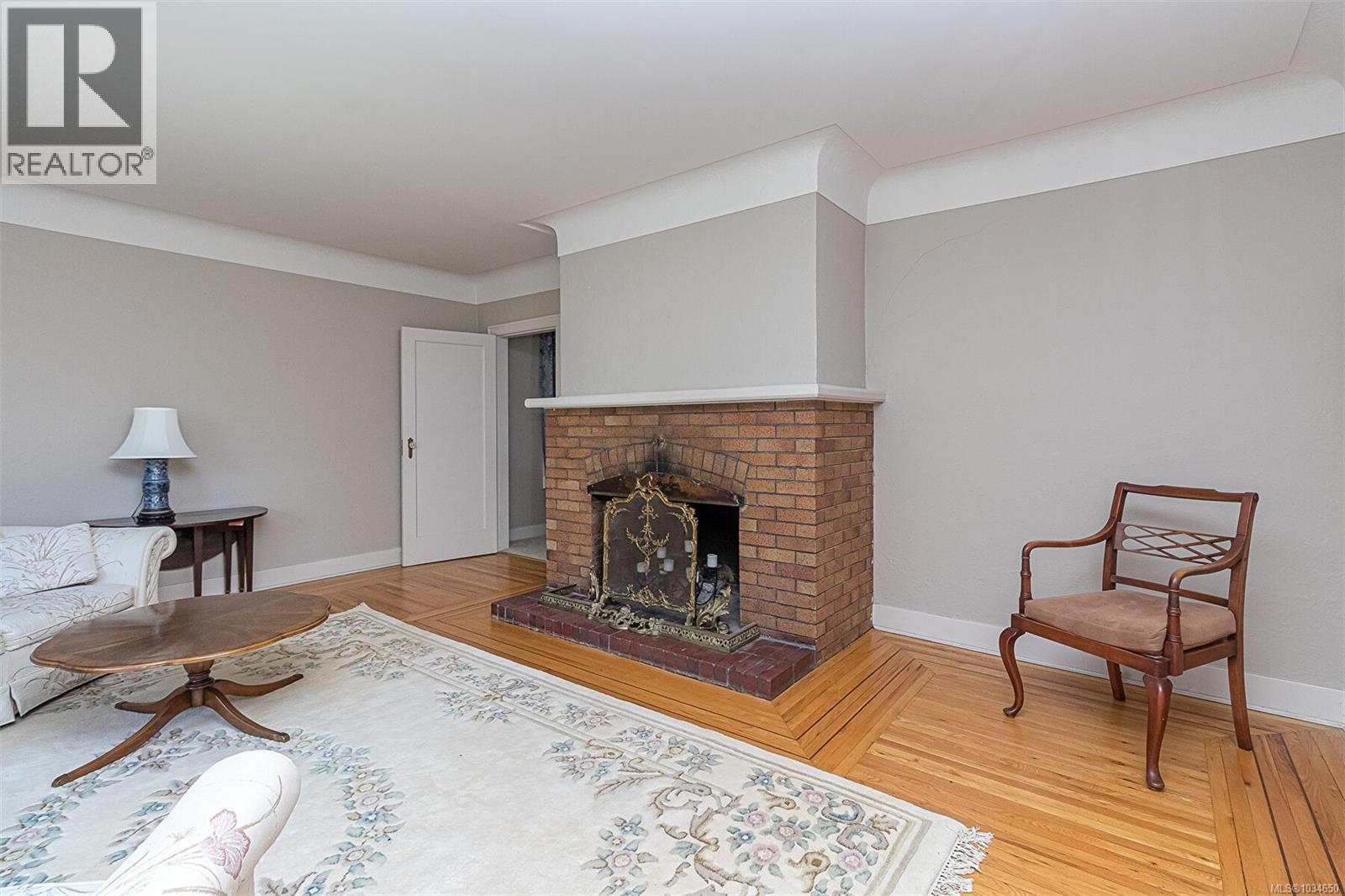  865 St. Patrick Street, Oak Bay