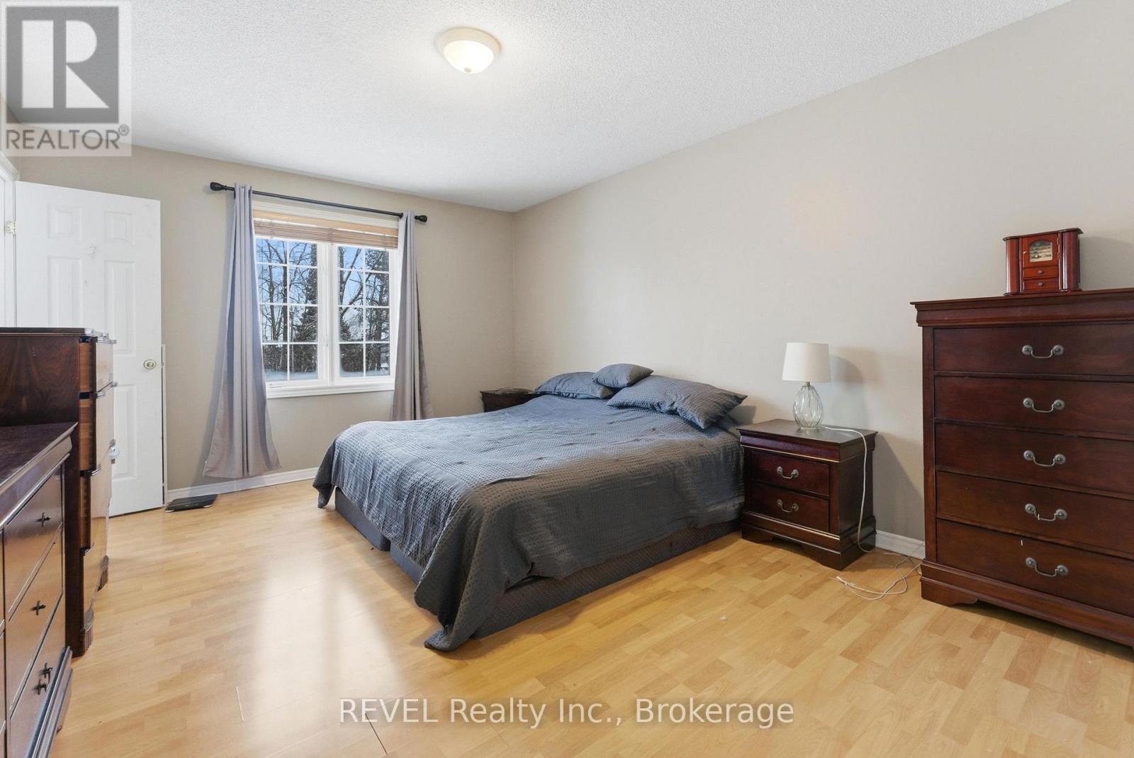 5 BARBARA AVENUE - 22