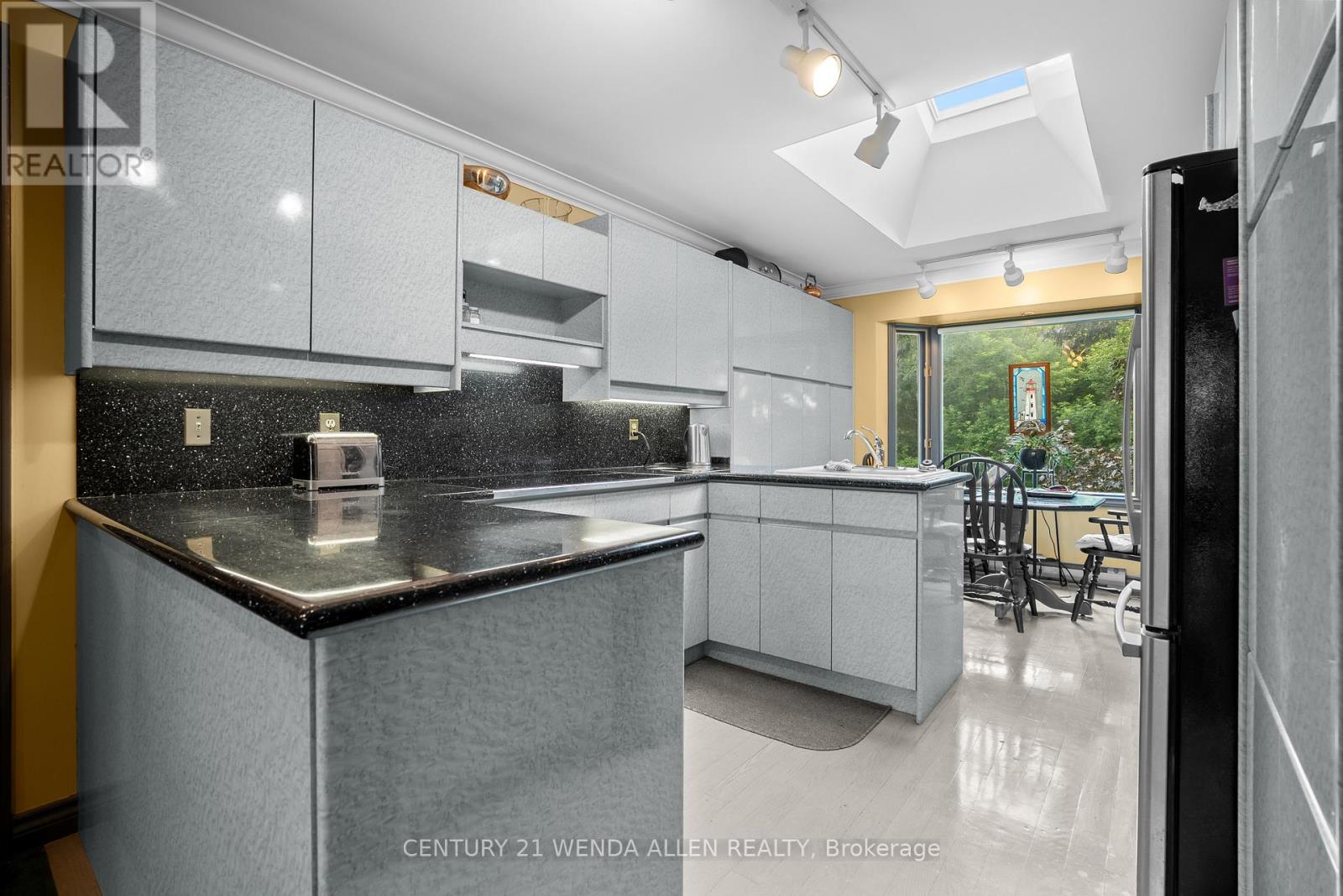 1873 WOODVIEW AVENUE - 24