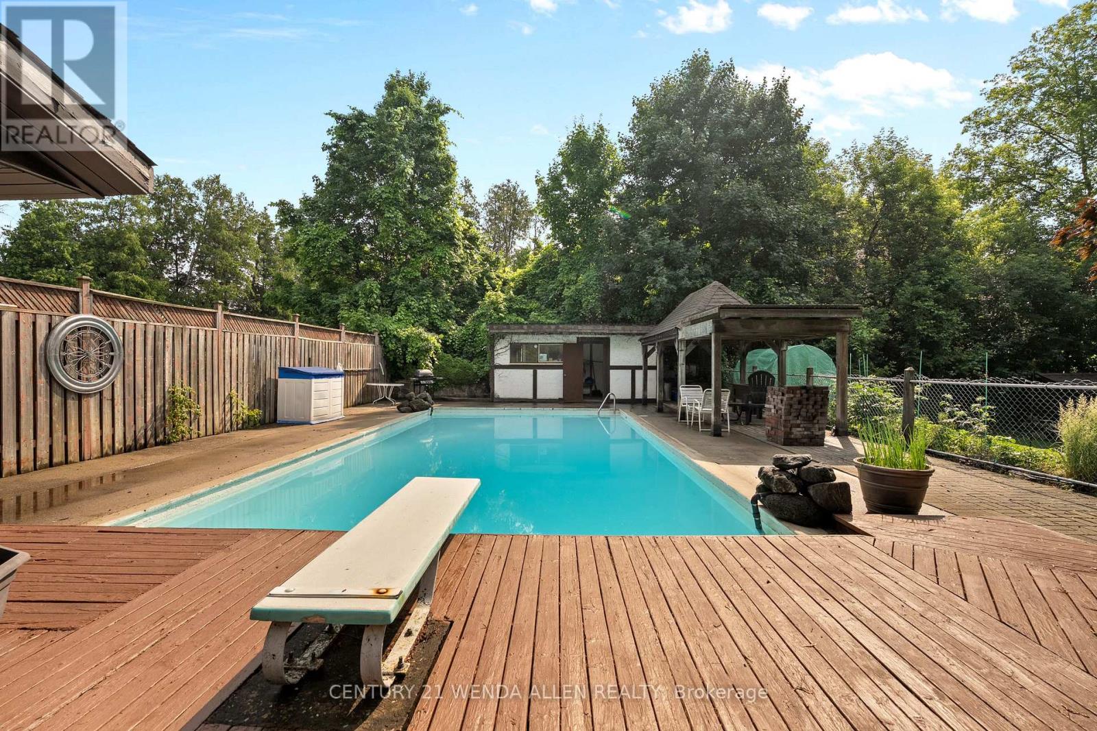1873 WOODVIEW AVENUE - 44