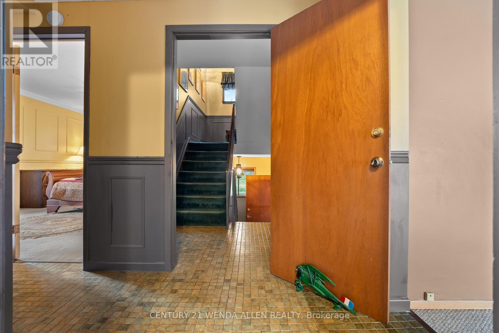 1873 WOODVIEW AVENUE - 7
