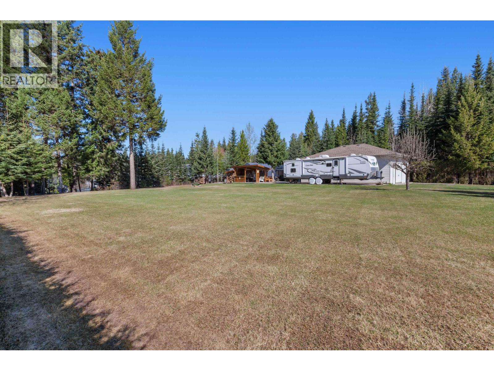 Photo 9 of 40 — 4099 EVA PLACE · Prince George, BC